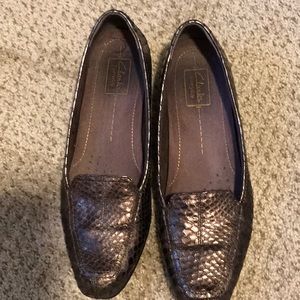 Clarks Shoes - Women’s Clark Everyday bronze color shoes Clarks Shoes - Women’s Clark Everyday bronze color shoes